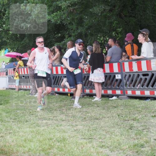 21.06.2025 - 27. Vierlanden-Triathlon KatJ http://msf.ph/oto/8024867 15.06.2025 13:27:27 Ziel 114, 762, 951 meine-sportfotos.de