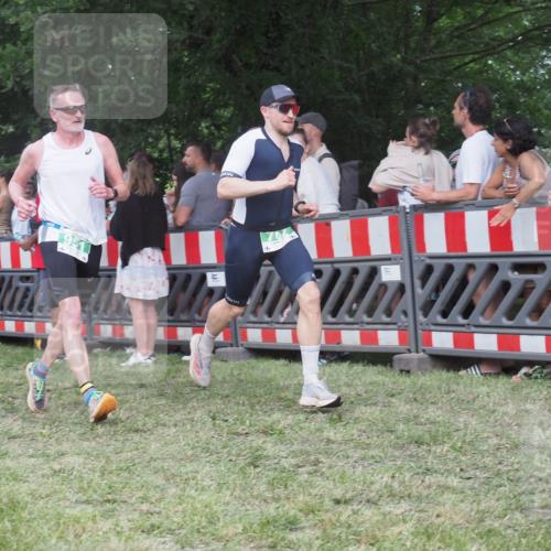 21.06.2025 - 27. Vierlanden-Triathlon KatJ http://msf.ph/oto/8024882 15.06.2025 13:27:28 Ziel 114, 762, 951 meine-sportfotos.de