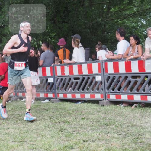 21.06.2025 - 27. Vierlanden-Triathlon KatJ http://msf.ph/oto/8024967 15.06.2025 13:27:30 Ziel 114, 951 meine-sportfotos.de