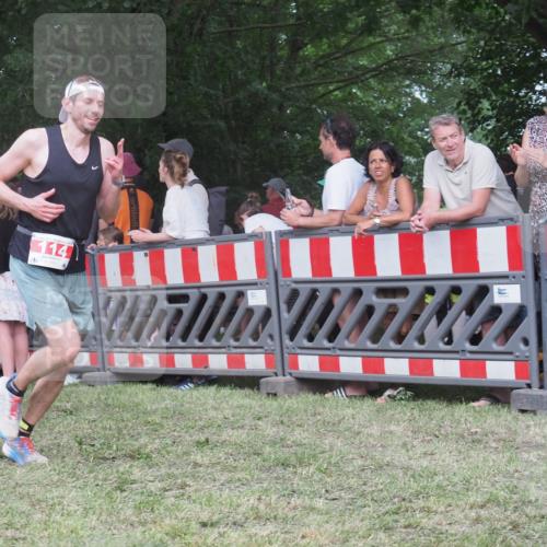 21.06.2025 - 27. Vierlanden-Triathlon KatJ http://msf.ph/oto/8024983 15.06.2025 13:27:31 Ziel 114, 951 meine-sportfotos.de