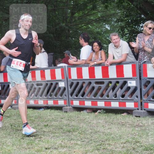 21.06.2025 - 27. Vierlanden-Triathlon KatJ http://msf.ph/oto/8024993 15.06.2025 13:27:31 Ziel 114, 951 meine-sportfotos.de