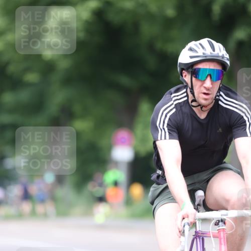 15.06.2025 - 7 Türme Triathlon Yannick Fuchs http://msf.ph/oto/8025006 15.06.2025 13:38:35 Radfahren 457, 884, 1130, 1168 meine-sportfotos.de
