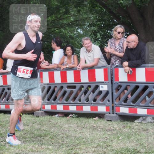 21.06.2025 - 27. Vierlanden-Triathlon KatJ http://msf.ph/oto/8025009 15.06.2025 13:27:31 Ziel 114, 951 meine-sportfotos.de