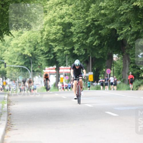 15.06.2025 - 7 Türme Triathlon Yannick Fuchs http://msf.ph/oto/8025013 15.06.2025 13:38:35 Radfahren 457, 884, 1130, 1168 meine-sportfotos.de
