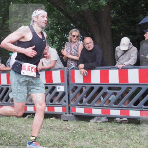 21.06.2025 - 27. Vierlanden-Triathlon KatJ http://msf.ph/oto/8025026 15.06.2025 13:27:31 Ziel 114, 951 meine-sportfotos.de