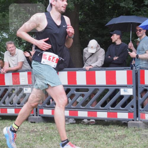 21.06.2025 - 27. Vierlanden-Triathlon KatJ http://msf.ph/oto/8025043 15.06.2025 13:27:31 Ziel 114, 951 meine-sportfotos.de