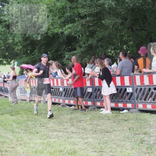 21.06.2025 - 27. Vierlanden-Triathlon KatJ http://msf.ph/oto/8025061 15.06.2025 13:27:43 Ziel 26, 169, 964, 1058, 1059, 1060 meine-sportfotos.de
