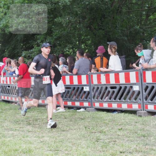 21.06.2025 - 27. Vierlanden-Triathlon KatJ http://msf.ph/oto/8025076 15.06.2025 13:27:44 Ziel 26, 169, 686, 964, 1058, 1059, 1060 meine-sportfotos.de