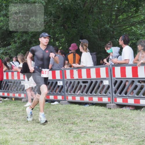 21.06.2025 - 27. Vierlanden-Triathlon KatJ http://msf.ph/oto/8025092 15.06.2025 13:27:44 Ziel 26, 169, 686, 964, 1058, 1059, 1060 meine-sportfotos.de