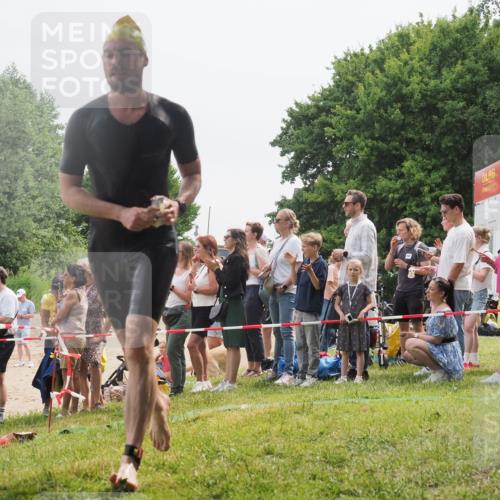 15.06.2025 - 27. Vierlanden-Triathlon KatJ http://msf.ph/oto/8025112 15.06.2025 10:58:21 Schwimmen 710, 762, 769 meine-sportfotos.de