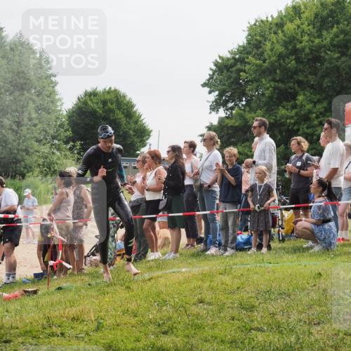 15.06.2025 - 27. Vierlanden-Triathlon KatJ http://msf.ph/oto/8025116 15.06.2025 10:58:24 Schwimmen 643, 710, 741, 769 meine-sportfotos.de