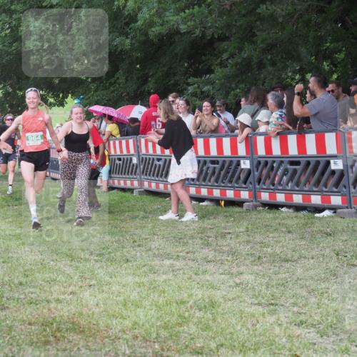 21.06.2025 - 27. Vierlanden-Triathlon KatJ http://msf.ph/oto/8025130 15.06.2025 13:27:46 Ziel 26, 686, 964, 1058, 1059, 1060 meine-sportfotos.de