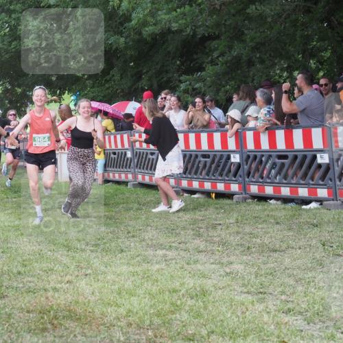 21.06.2025 - 27. Vierlanden-Triathlon KatJ http://msf.ph/oto/8025137 15.06.2025 13:27:46 Ziel 26, 686, 964, 1058, 1059, 1060 meine-sportfotos.de
