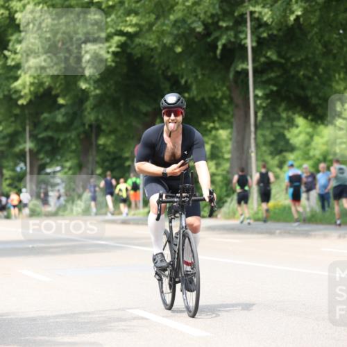 15.06.2025 - 7 Türme Triathlon Yannick Fuchs http://msf.ph/oto/8025147 15.06.2025 13:39:06 Radfahren  meine-sportfotos.de