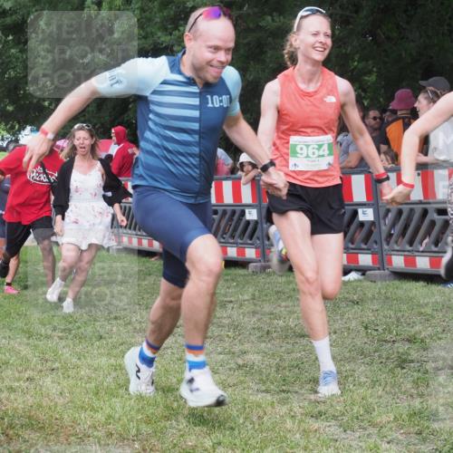 21.06.2025 - 27. Vierlanden-Triathlon KatJ http://msf.ph/oto/8025186 15.06.2025 13:27:47 Ziel 26, 686, 964, 1058, 1059, 1060 meine-sportfotos.de