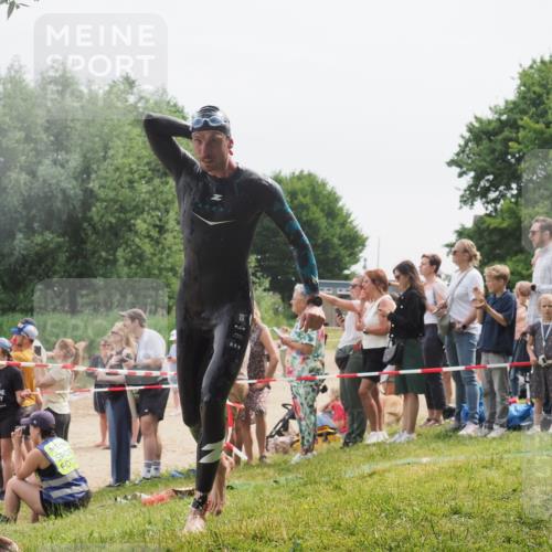 15.06.2025 - 27. Vierlanden-Triathlon KatJ http://msf.ph/oto/8025202 15.06.2025 10:58:25 Schwimmen 643, 710, 741, 769 meine-sportfotos.de
