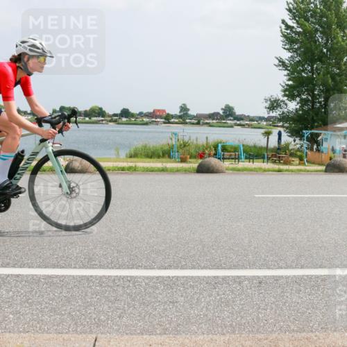 21.06.2025 - 27. Vierlanden-Triathlon H.Heesch http://msf.ph/oto/8025270 15.06.2025 12:06:13 Radfahren 205, 676, 890 meine-sportfotos.de