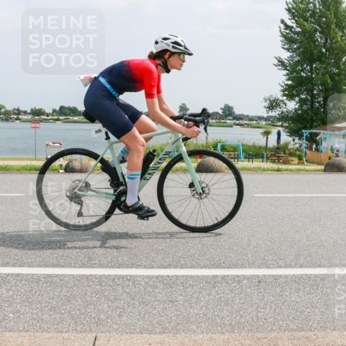 21.06.2025 - 27. Vierlanden-Triathlon H.Heesch http://msf.ph/oto/8025273 15.06.2025 12:06:13 Radfahren 205, 676, 890 meine-sportfotos.de
