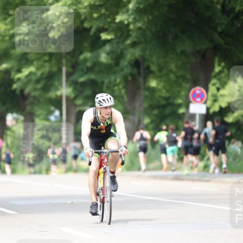 15.06.2025 - 7 Türme Triathlon Yannick Fuchs http://msf.ph/oto/8025275 15.06.2025 13:39:24 Radfahren 237, 271, 1157 meine-sportfotos.de