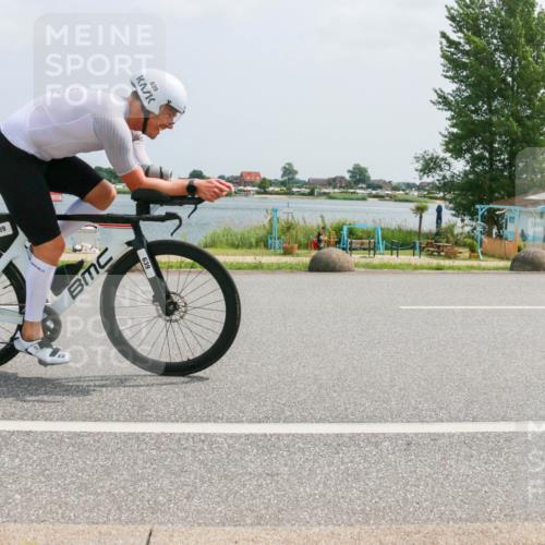 21.06.2025 - 27. Vierlanden-Triathlon H.Heesch http://msf.ph/oto/8025298 15.06.2025 12:06:21 Radfahren 639, 770, 914, 919 meine-sportfotos.de