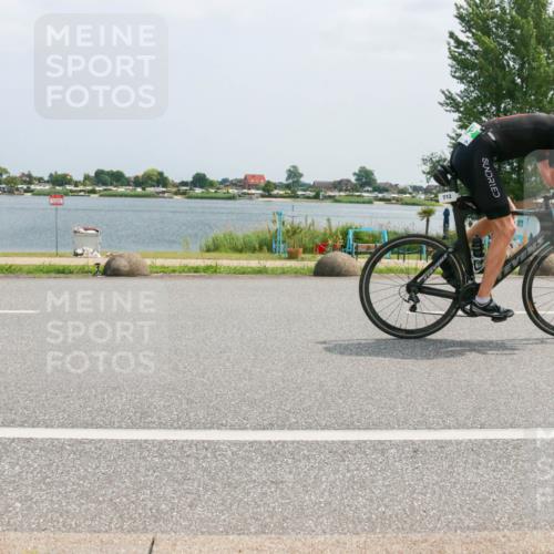21.06.2025 - 27. Vierlanden-Triathlon H.Heesch http://msf.ph/oto/8025322 15.06.2025 12:06:30 Radfahren 712, 930, 941 meine-sportfotos.de