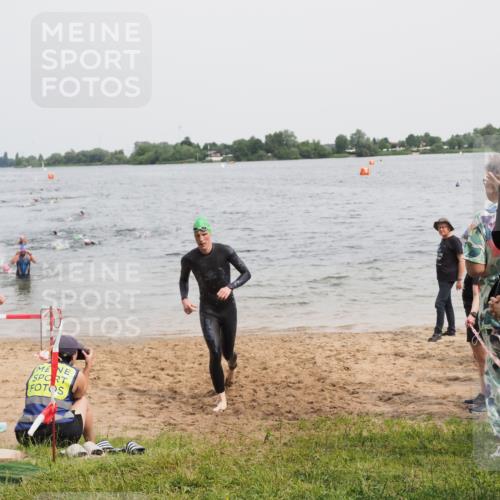 21.06.2025 - 27. Vierlanden-Triathlon MichiJ http://msf.ph/oto/8025326 15.06.2026 10:56:32 Schwimmen 685, 764, 771 meine-sportfotos.de