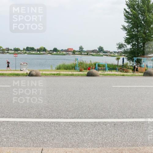21.06.2025 - 27. Vierlanden-Triathlon H.Heesch http://msf.ph/oto/8025337 15.06.2025 12:06:44 Radfahren 713 meine-sportfotos.de