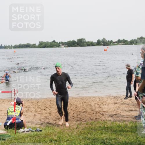21.06.2025 - 27. Vierlanden-Triathlon MichiJ http://msf.ph/oto/8025343 15.06.2026 10:56:32 Schwimmen 685, 764, 771 meine-sportfotos.de