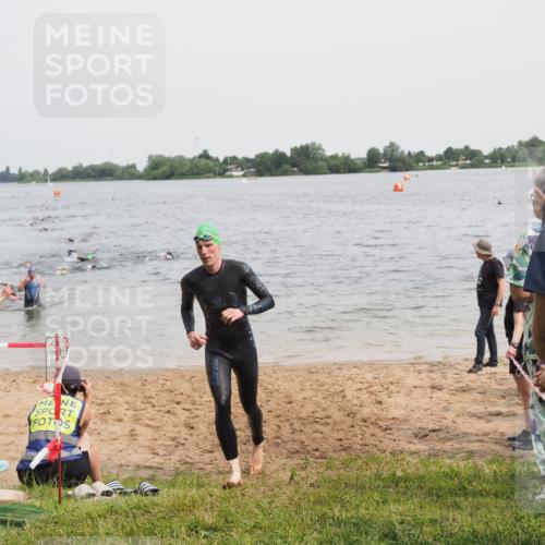 21.06.2025 - 27. Vierlanden-Triathlon MichiJ http://msf.ph/oto/8025349 15.06.2026 10:56:32 Schwimmen 685, 764, 771 meine-sportfotos.de