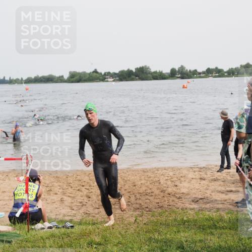 21.06.2025 - 27. Vierlanden-Triathlon MichiJ http://msf.ph/oto/8025354 15.06.2026 10:56:33 Schwimmen 685, 764, 771 meine-sportfotos.de