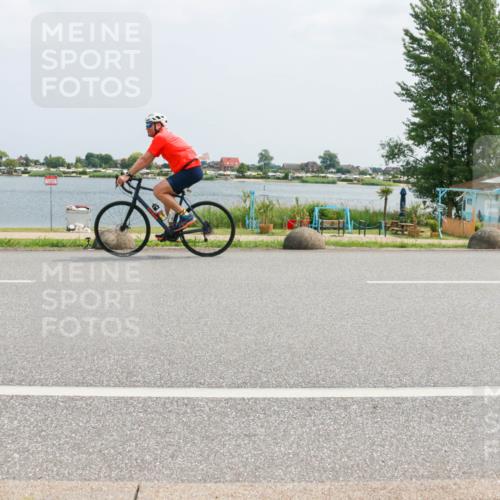 21.06.2025 - 27. Vierlanden-Triathlon H.Heesch http://msf.ph/oto/8025356 15.06.2025 12:06:46 Radfahren 713, 852 meine-sportfotos.de