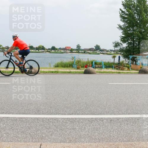 21.06.2025 - 27. Vierlanden-Triathlon H.Heesch http://msf.ph/oto/8025361 15.06.2025 12:06:47 Radfahren 713, 852 meine-sportfotos.de