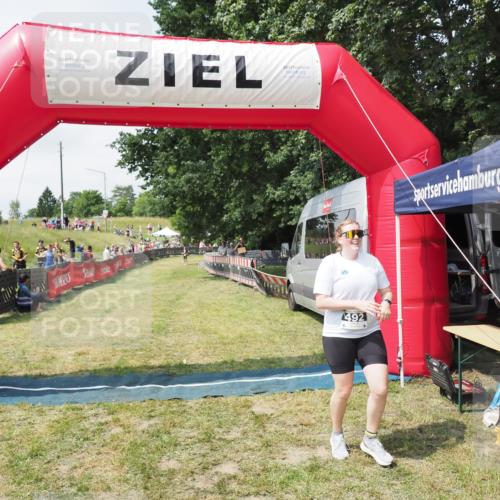 21.06.2025 - 27. Vierlanden-Triathlon MichiJ http://msf.ph/oto/8025436 15.06.2026 11:55:10 Ziel 492 meine-sportfotos.de