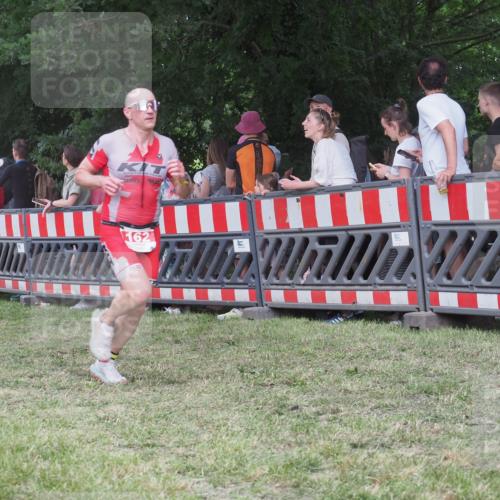 21.06.2025 - 27. Vierlanden-Triathlon KatJ http://msf.ph/oto/8025463 15.06.2025 13:28:09 Ziel 162, 828 meine-sportfotos.de