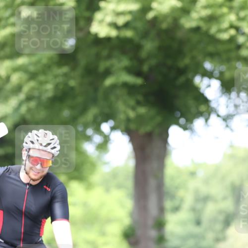 15.06.2025 - 7 Türme Triathlon Yannick Fuchs http://msf.ph/oto/8025464 15.06.2025 13:39:44 Radfahren 409 meine-sportfotos.de