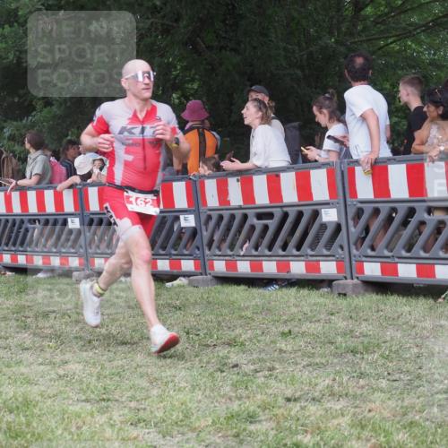 21.06.2025 - 27. Vierlanden-Triathlon KatJ http://msf.ph/oto/8025470 15.06.2025 13:28:09 Ziel 162, 828 meine-sportfotos.de