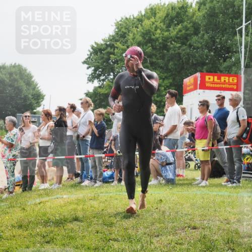15.06.2025 - 27. Vierlanden-Triathlon KatJ http://msf.ph/oto/8025497 15.06.2025 10:58:37 Schwimmen 636, 643, 667, 684, 732, 741, 747 meine-sportfotos.de