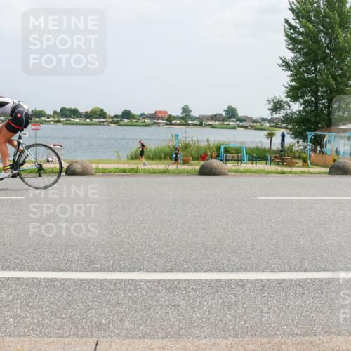 21.06.2025 - 27. Vierlanden-Triathlon H.Heesch http://msf.ph/oto/8025513 15.06.2025 12:07:01 Radfahren 719, 776, 929, 939 meine-sportfotos.de