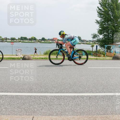 21.06.2025 - 27. Vierlanden-Triathlon H.Heesch http://msf.ph/oto/8025530 15.06.2025 12:07:02 Radfahren 719, 776, 929, 939 meine-sportfotos.de