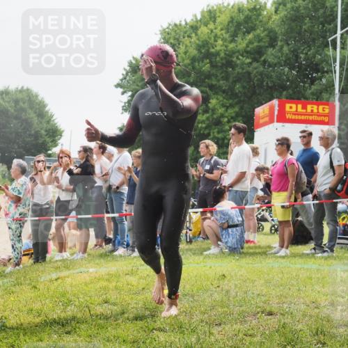15.06.2025 - 27. Vierlanden-Triathlon KatJ http://msf.ph/oto/8025534 15.06.2025 10:58:37 Schwimmen 636, 643, 667, 684, 732, 741, 747 meine-sportfotos.de