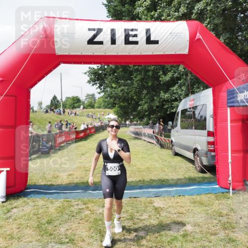 21.06.2025 - 27. Vierlanden-Triathlon MichiJ http://msf.ph/oto/8025535 15.06.2026 11:55:22 Ziel 500 meine-sportfotos.de