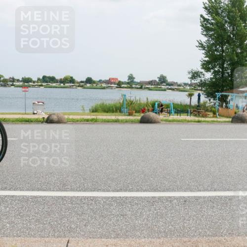21.06.2025 - 27. Vierlanden-Triathlon H.Heesch http://msf.ph/oto/8025574 15.06.2025 12:07:12 Radfahren 942, 961 meine-sportfotos.de