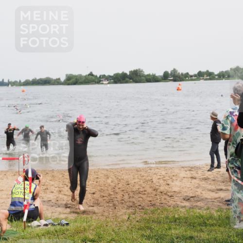 21.06.2025 - 27. Vierlanden-Triathlon MichiJ http://msf.ph/oto/8025576 15.06.2026 10:56:49 Schwimmen 642, 651, 688, 691, 755 meine-sportfotos.de