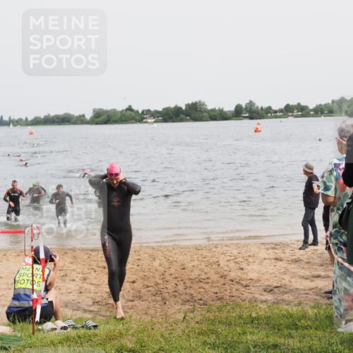 21.06.2025 - 27. Vierlanden-Triathlon MichiJ http://msf.ph/oto/8025589 15.06.2026 10:56:49 Schwimmen 642, 651, 688, 691, 755 meine-sportfotos.de