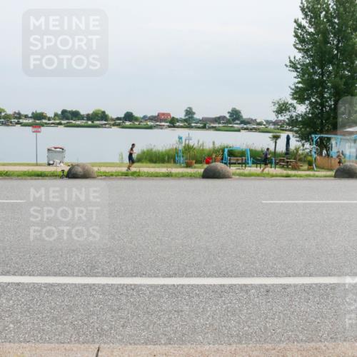 15.06.2025 - 27. Vierlanden-Triathlon H.Heesch http://msf.ph/oto/8025590 15.06.2025 11:17:10 Radfahren  meine-sportfotos.de
