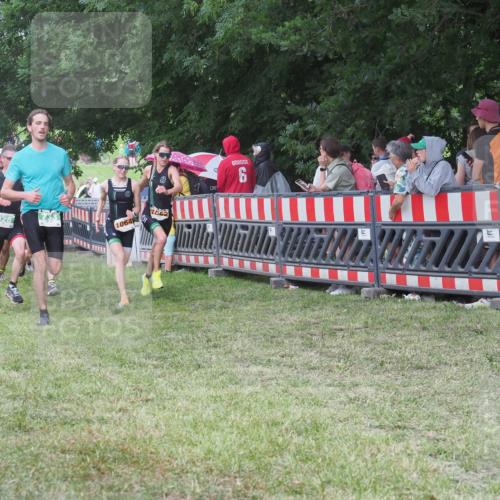 21.06.2025 - 27. Vierlanden-Triathlon KatJ http://msf.ph/oto/8025595 15.06.2025 13:28:20 Ziel 113, 670, 733, 751, 828, 1062, 1063, 1064 meine-sportfotos.de