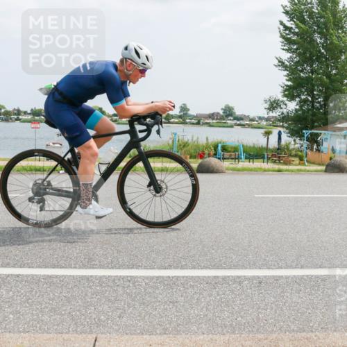 21.06.2025 - 27. Vierlanden-Triathlon H.Heesch http://msf.ph/oto/8025597 15.06.2025 12:07:17 Radfahren 749, 867, 869 meine-sportfotos.de