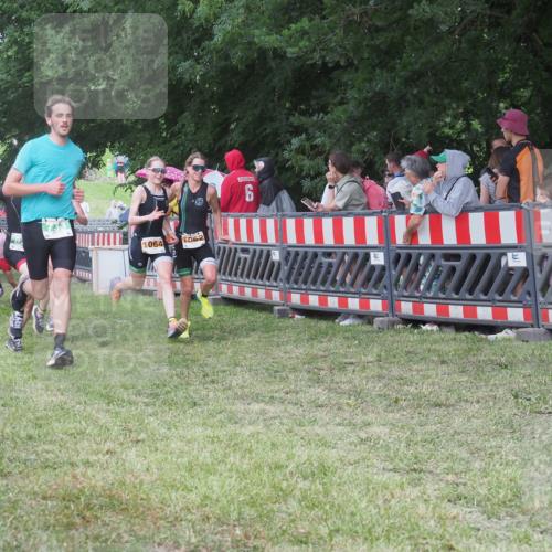 21.06.2025 - 27. Vierlanden-Triathlon KatJ http://msf.ph/oto/8025607 15.06.2025 13:28:20 Ziel 113, 670, 733, 751, 828, 1062, 1063, 1064 meine-sportfotos.de