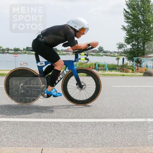 21.06.2025 - 27. Vierlanden-Triathlon H.Heesch http://msf.ph/oto/8025628 15.06.2025 12:07:22 Radfahren 662, 867, 869 meine-sportfotos.de