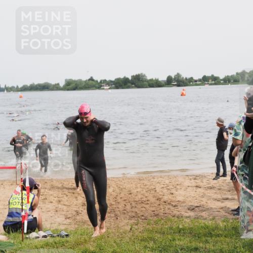 21.06.2025 - 27. Vierlanden-Triathlon MichiJ http://msf.ph/oto/8025639 15.06.2026 10:56:50 Schwimmen 642, 651, 688, 691, 755 meine-sportfotos.de